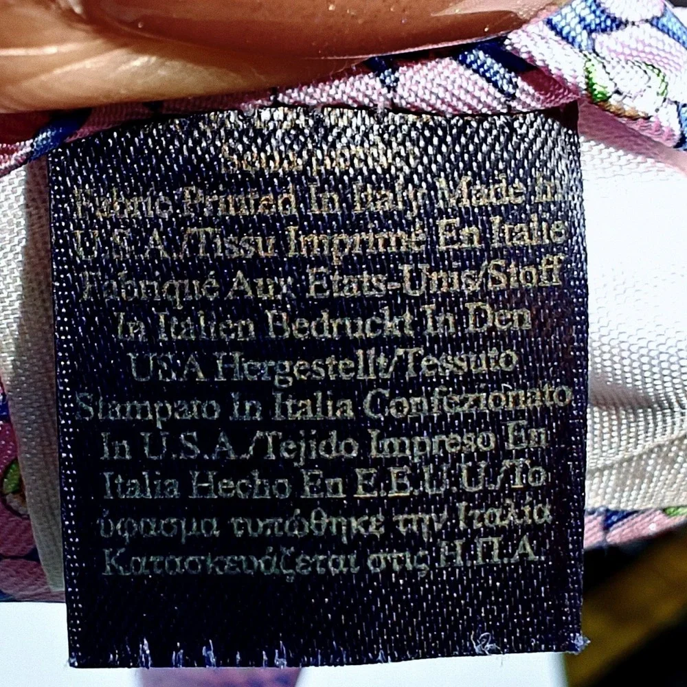 Brooks Brothers silk tie Pink With geometric pattern‎ Made In USA
